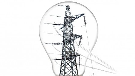 ЛЭП на белом фоне