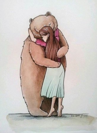 Медведь обнимает девушку