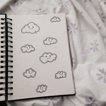 Маленькие рисунки черной ручкой