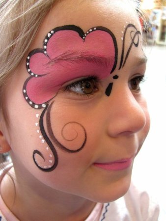 Аквагрим кошечка на лице