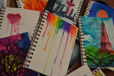 Рисунки в скетчбуке яркие
