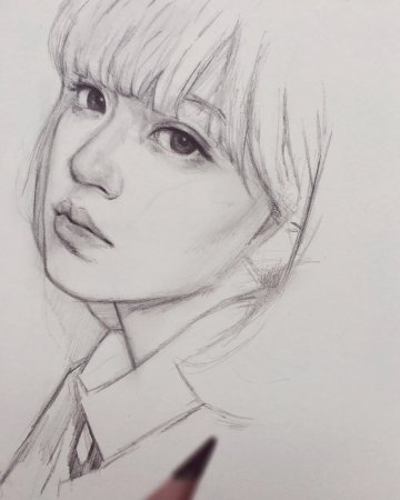 Лицо человека карандашом