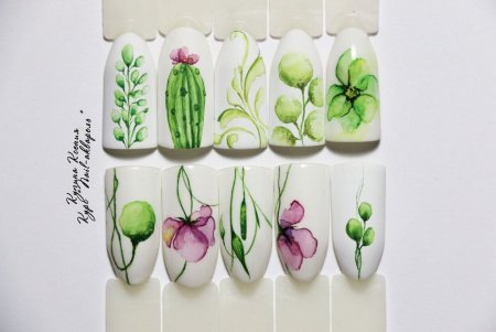 Цветы акварелью на ногтях