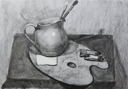Натюрморт атрибуты искусства карандашом