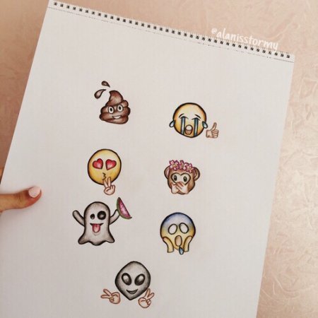 Маленькие рисуночки черной ручкой