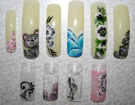 Рисование цветов на ногтях