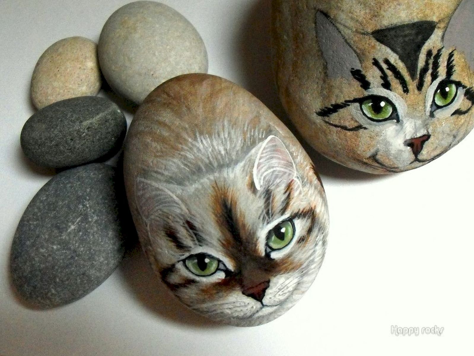 Котик из камней