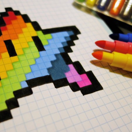Радуга по клеточкам в тетради