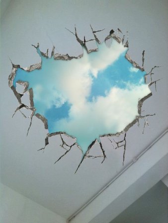 Рисунок на стене в квартире