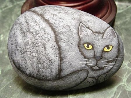 Кошка из камня
