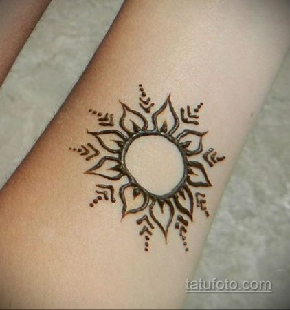 Мехенди солнце и Луна