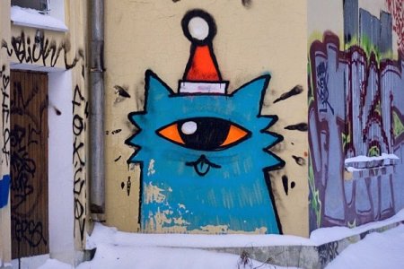 Рисование баллончиками на стене