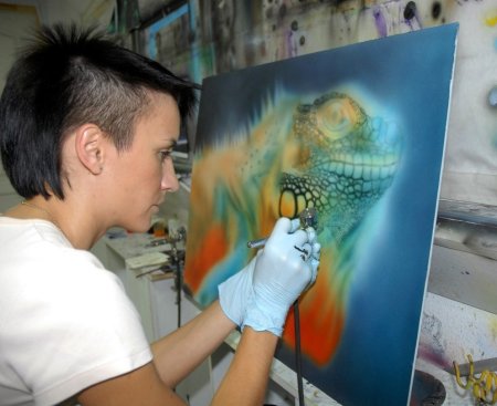 Живопись аэрографом на холсте