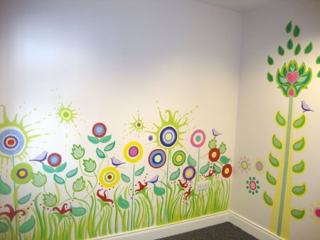 Раскрасить стены в детском саду