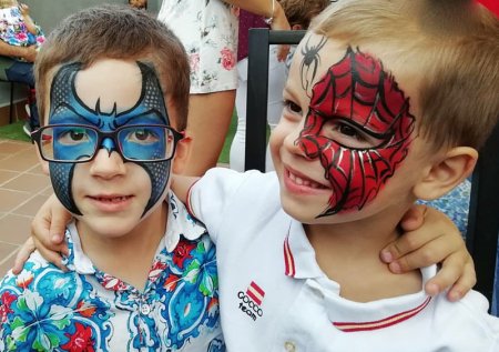 Аквагрим на щеке