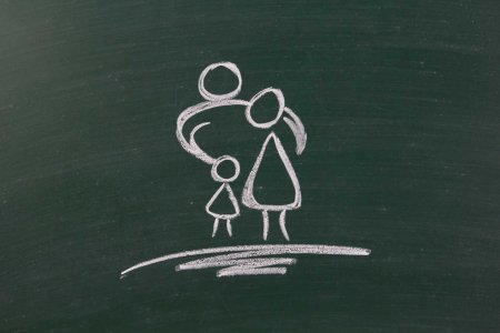 Надписи на грифельной доске в детской