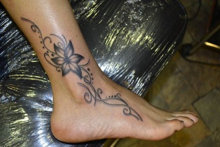 Узор на лодыжке