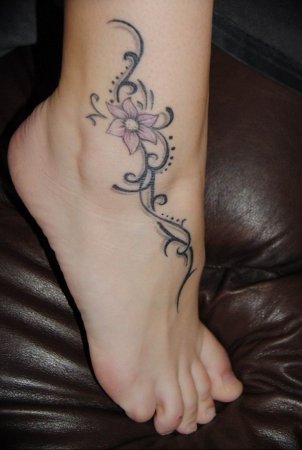 Тату на ноге для девушек