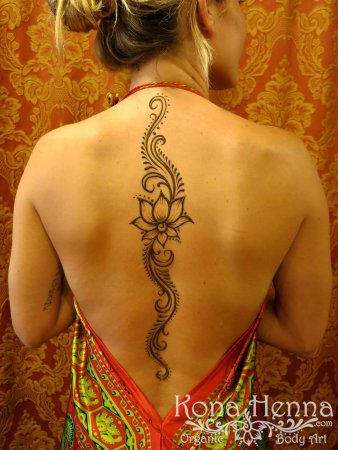 Тату мехенди на спине