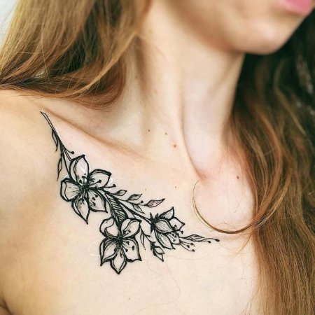 Тату на ключице для девушек