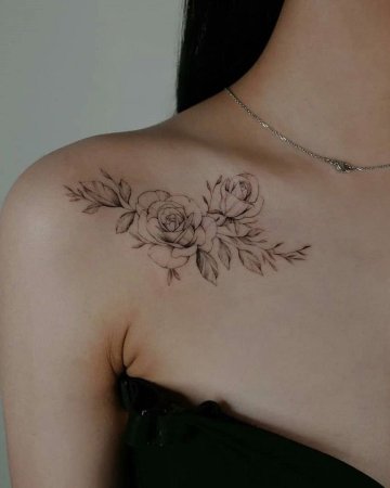 Тату на ключице