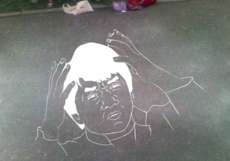 Рисование мелками на асфальте