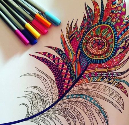 Узоры ручкой на бумаге