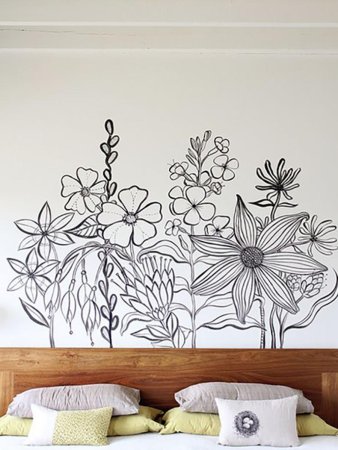 Рисуем большие цветы на стене