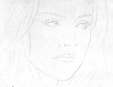 Нарисованное лицо карандашом на альбомном