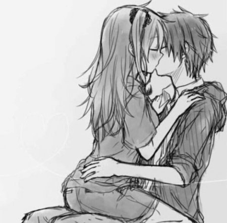 Аниме девушка сидит на парне