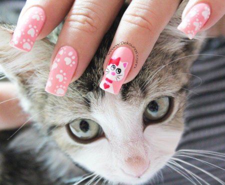 Маникюр с лошадьми на ногтях