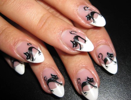 Ногти с мультяшками