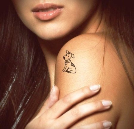 Тату на плече маленько