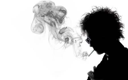 Боб Дилан курит сигару