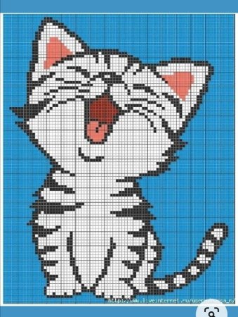 Вышивка на вязаном изделии котенок