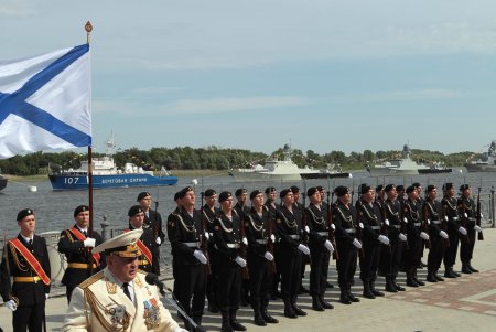 С днём военно морского флота