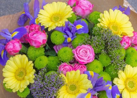 Яркий разноцветный букет