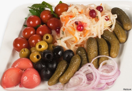 Ассорти из соленых овощей
