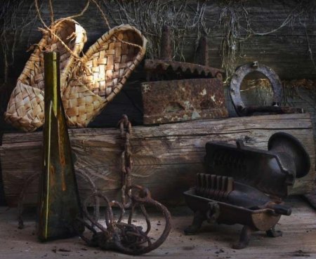 Натюрморт со старинными предметами