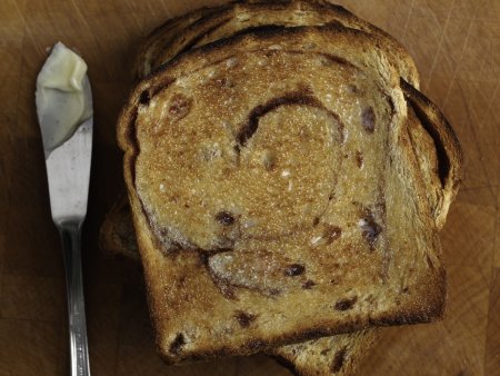 День хлеба с корицей и изюмом открытки