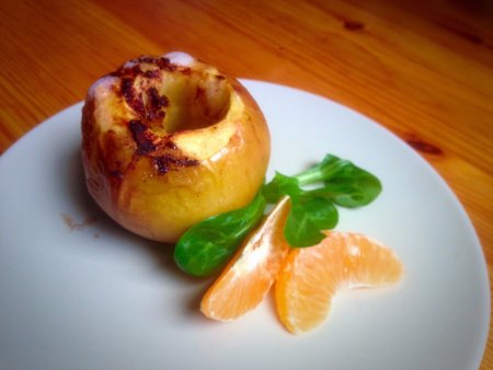 Яблоки запеченные с курагой