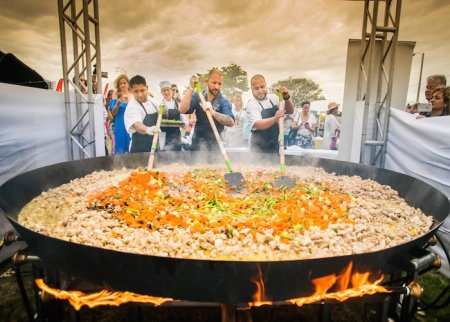 День валенсийской паэльи