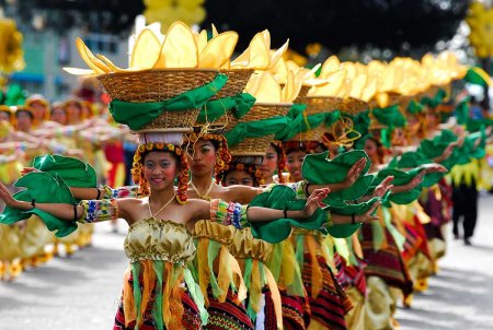 Филиппинцы Фиеста