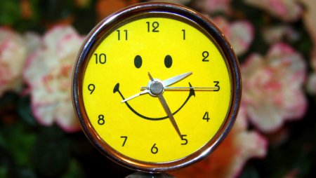 Часы тикают