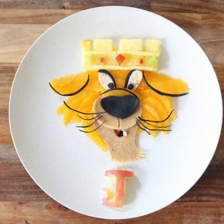 Яркий завтрак для ребенка