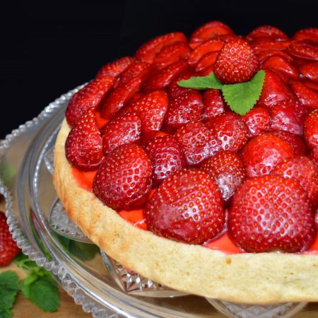 День кремового пирога с клубникой