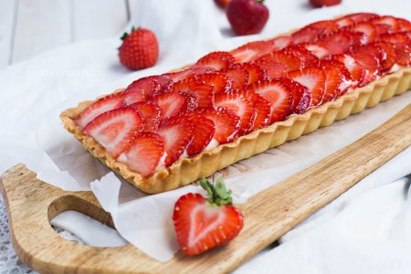 Песочный тарт клубничный