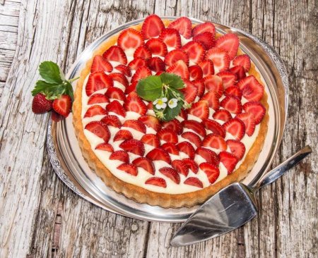 Пирог с клубникой