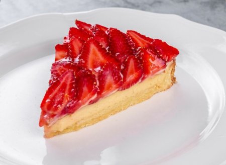 Песочный тарт клубничный