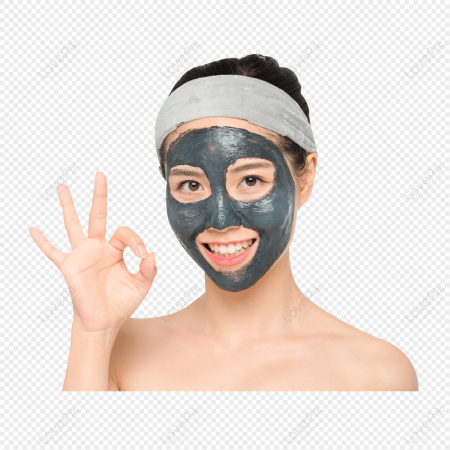 Девушка с грязевой маской на лице